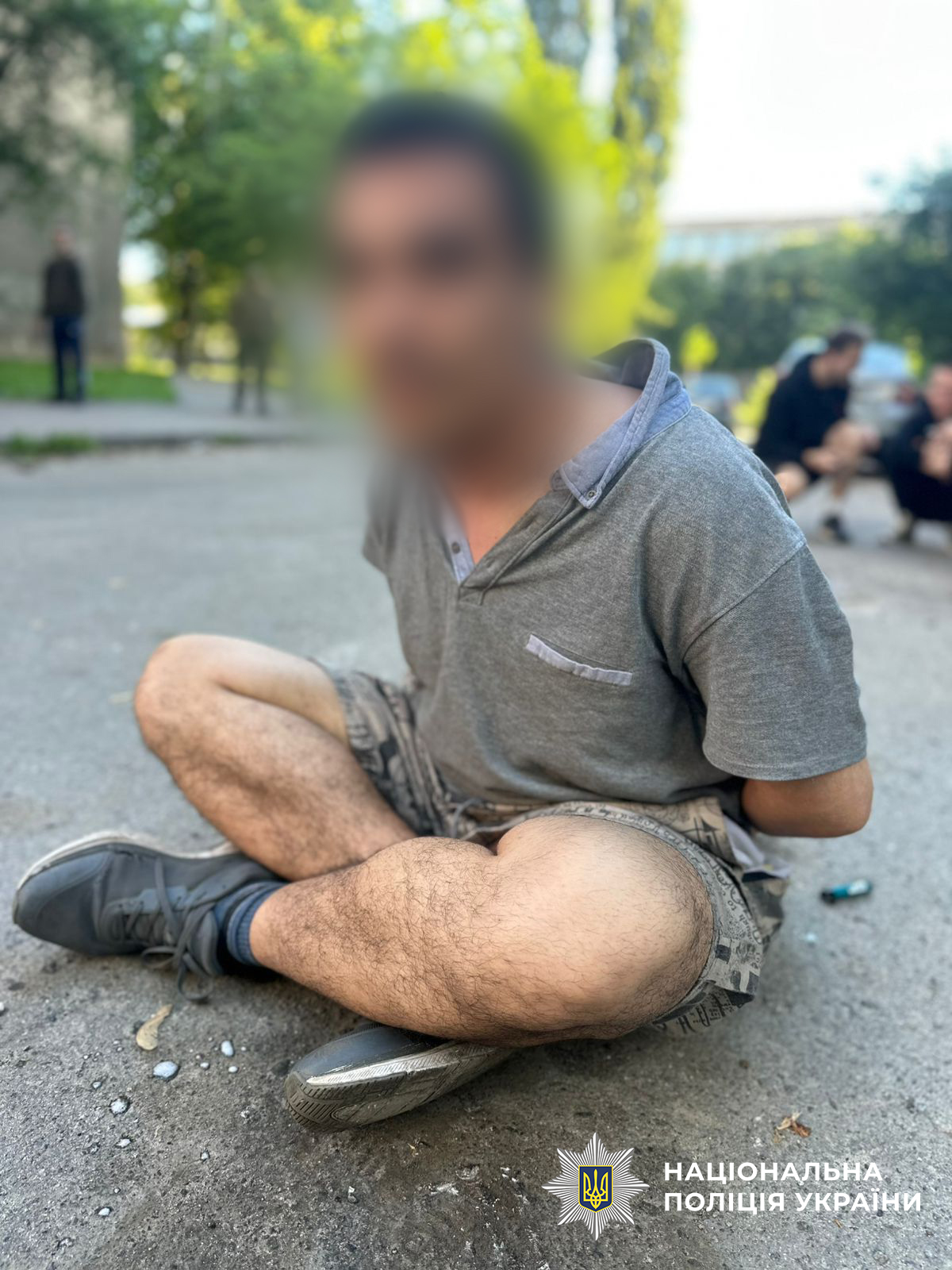 Поліцейські повідомили про підозру чоловіку, який пограбував офіс, пошкоджений внаслідок ракетного обстрілу Поліцейські повідомили про підозру чоловіку, який пограбував офіс, пошкоджений внаслідок ракетного обстрілу