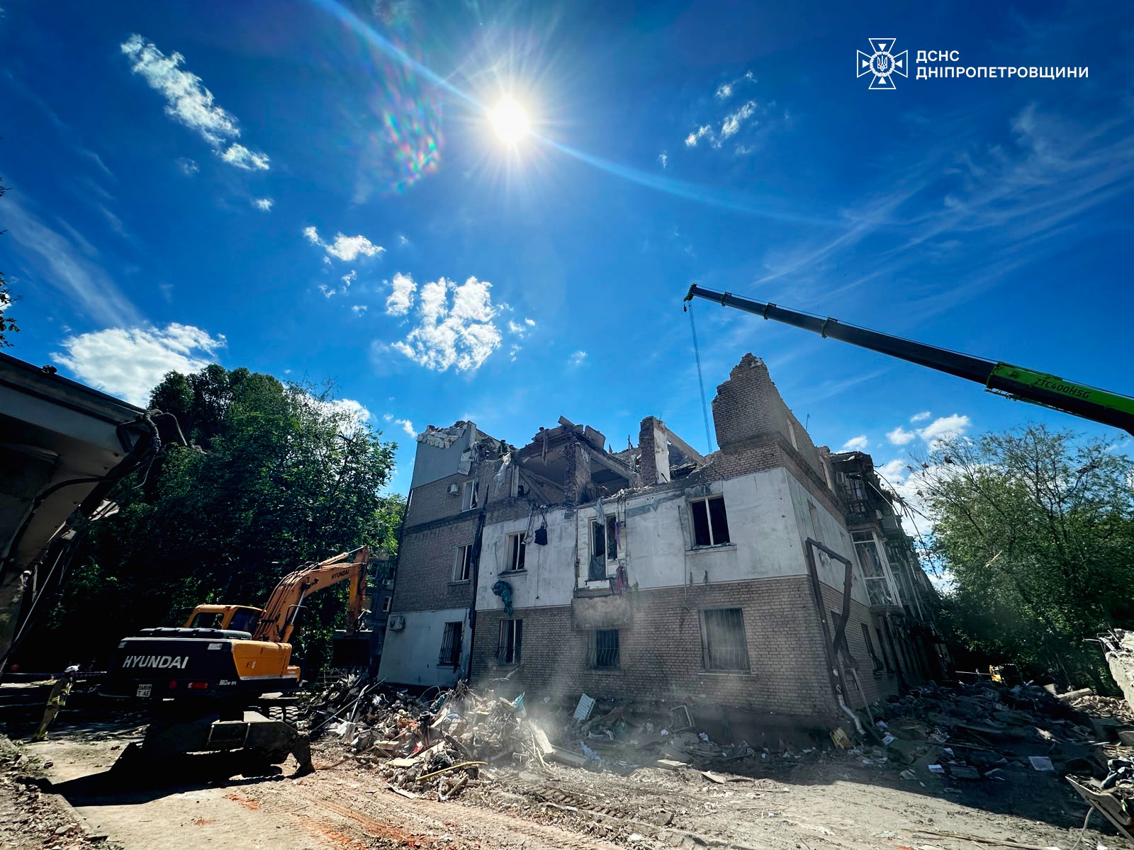 У Дніпрі завершено пошуково-рятувальну операцію: 16 загиблих і 42 поранених 