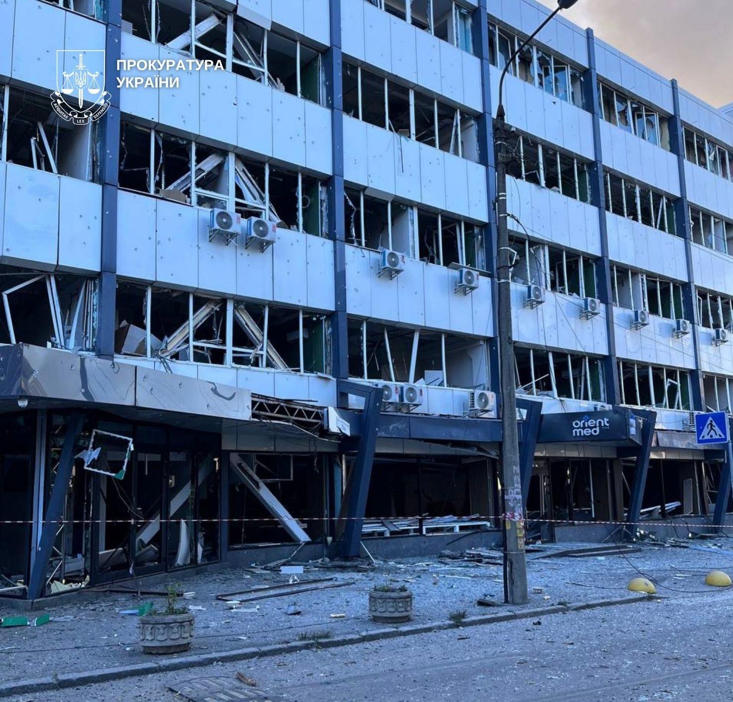 Удар по Києву: пошкоджено щонайменше 9 багатоповерхівок, дві АЗС, поліклініку, дитсадок, два автосалони, офіси, адмінбудівлі Удар по Києву: пошкоджено щонайменше 9 багатоповерхівок, дві АЗС, поліклініку, дитсадок, два автосалони, офіси, адмінбудівлі