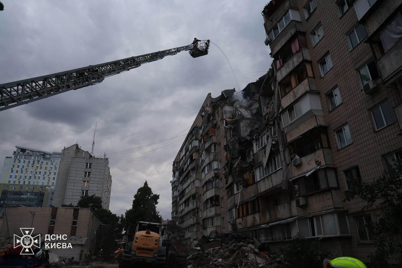 Зросла кількість загиблих внаслідок російського удару по столиці