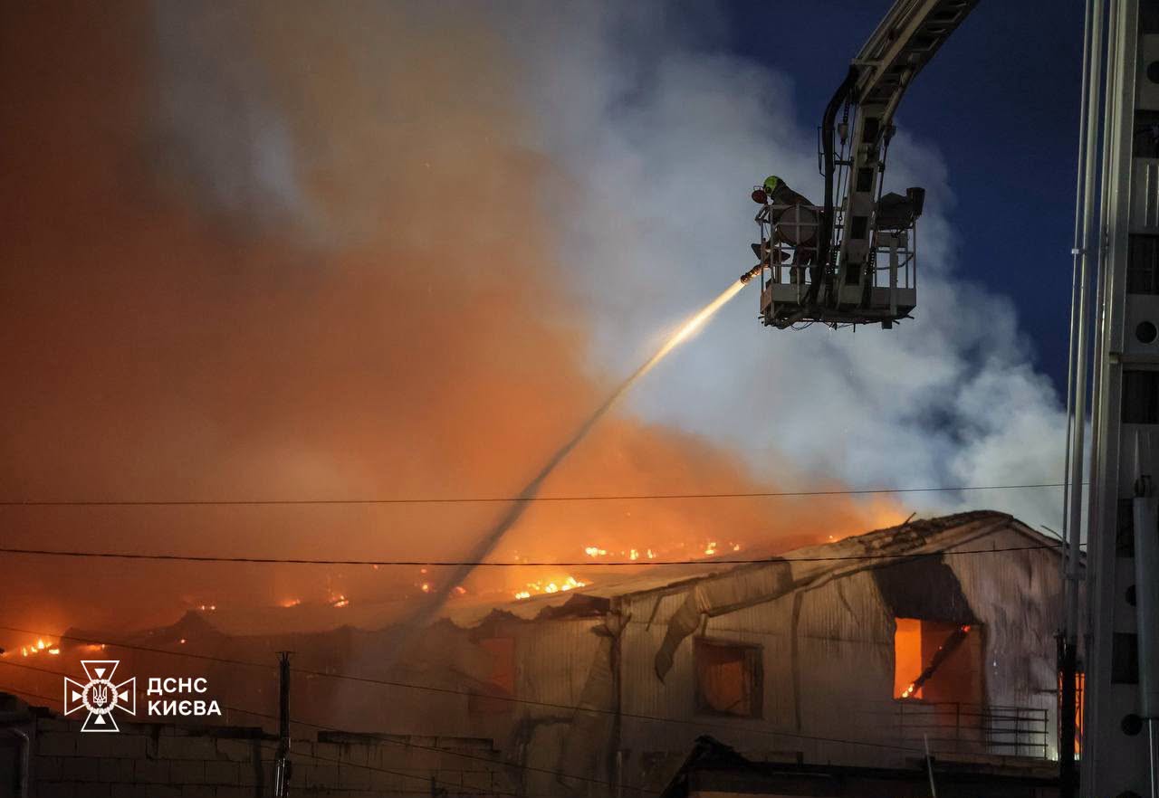 Ворог вдарив по Києву: одна людина загинула Ворог вдарив по Києву: одна людина загинула