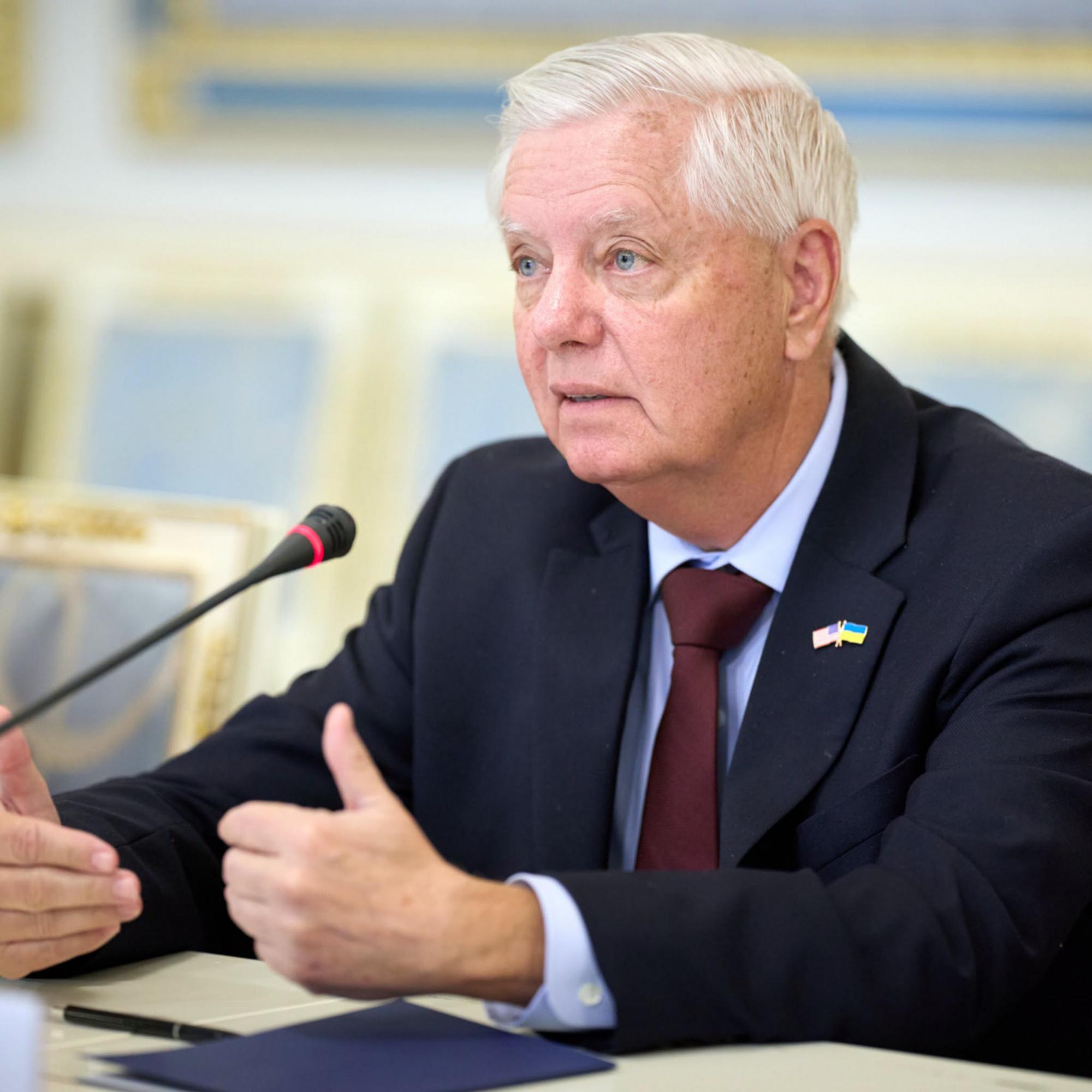 "Я не можу померти зараз". Сенатор Грем перед смертю жартував про санкції проти Росії – Axios