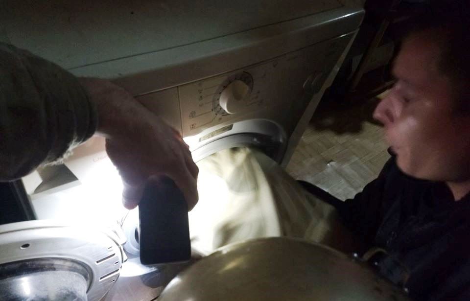 У Харківській області рятувальники звільнили дитину, яка застрягла в пральній машині