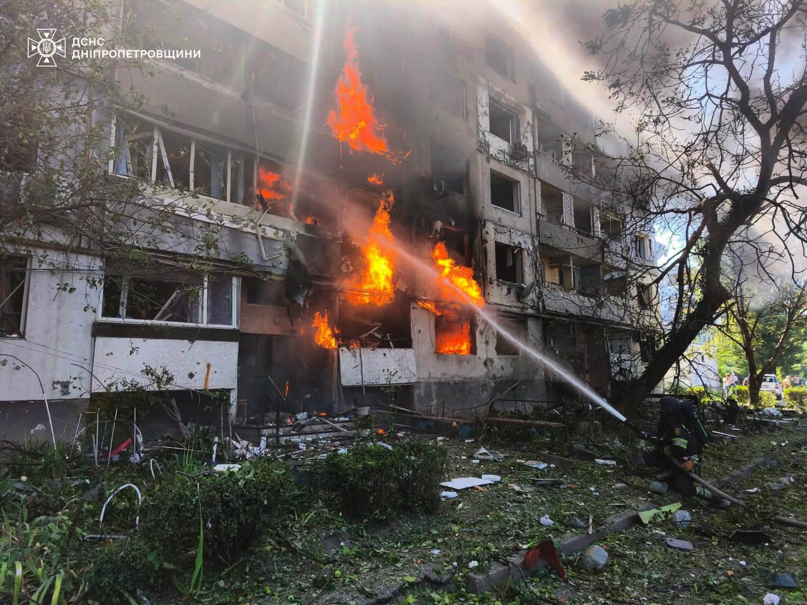 ДСНС: У Павлограді внаслідок авіаудару рф загинули 2 людини ДСНС: У Павлограді внаслідок авіаудару рф загинули 2 людини