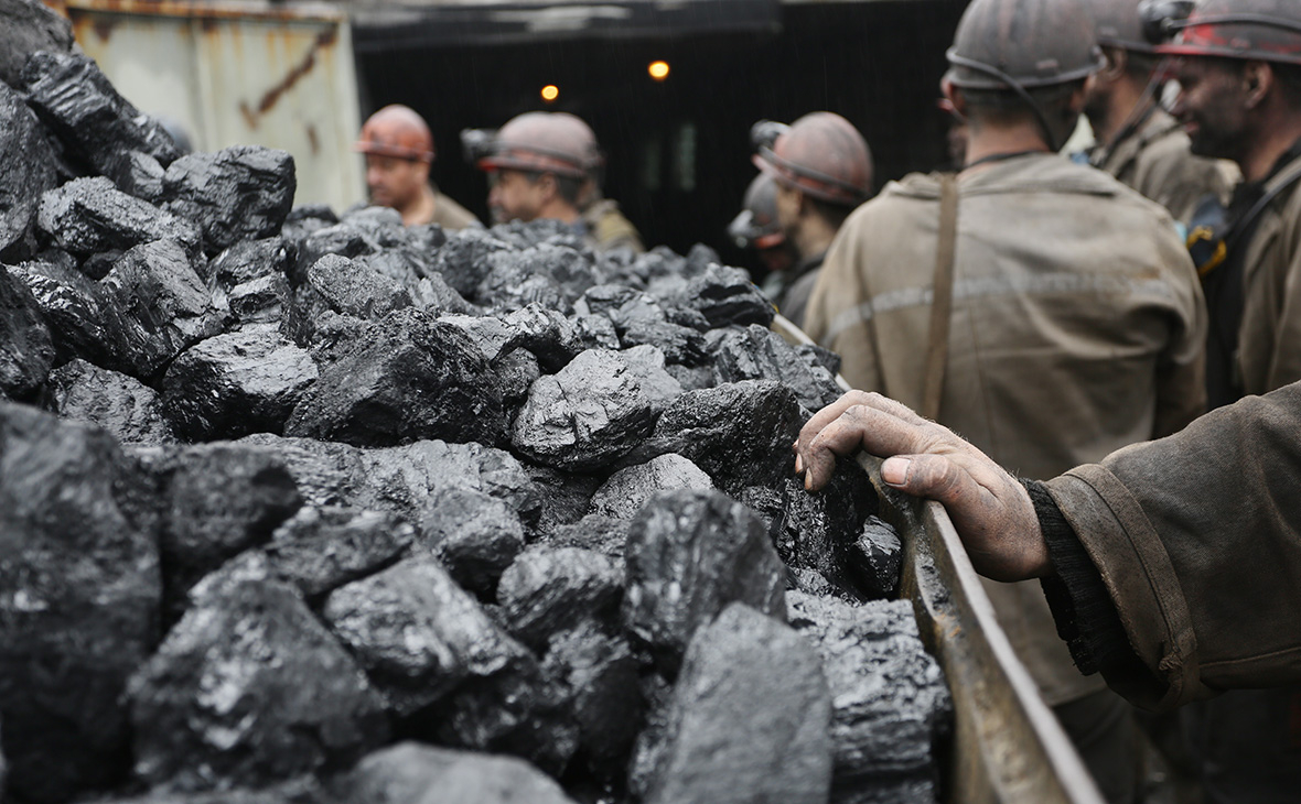 Кто и как продает уголь из ЛДНР в Украину