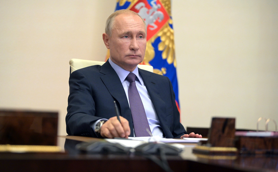 Госдума в первом чтении приняла законопроект о "пожизненной неприкосновенности" Путина