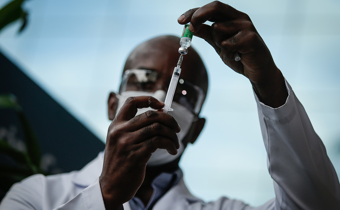 The Guardian: Оксфордская вакцина только на 10% эффективна против мутированного коронавируса из ЮАР    