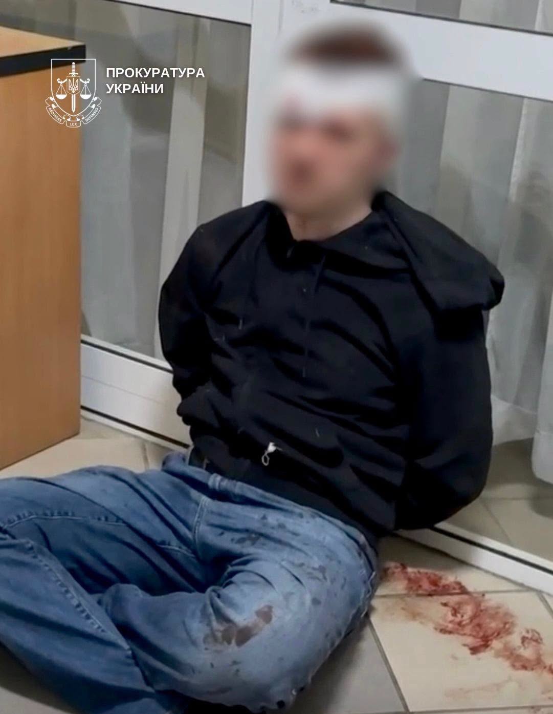 Киянину, який завдав лікарці ВЛК 17 ударів ножем, повідомлено про підозру в умисному вбивстві
