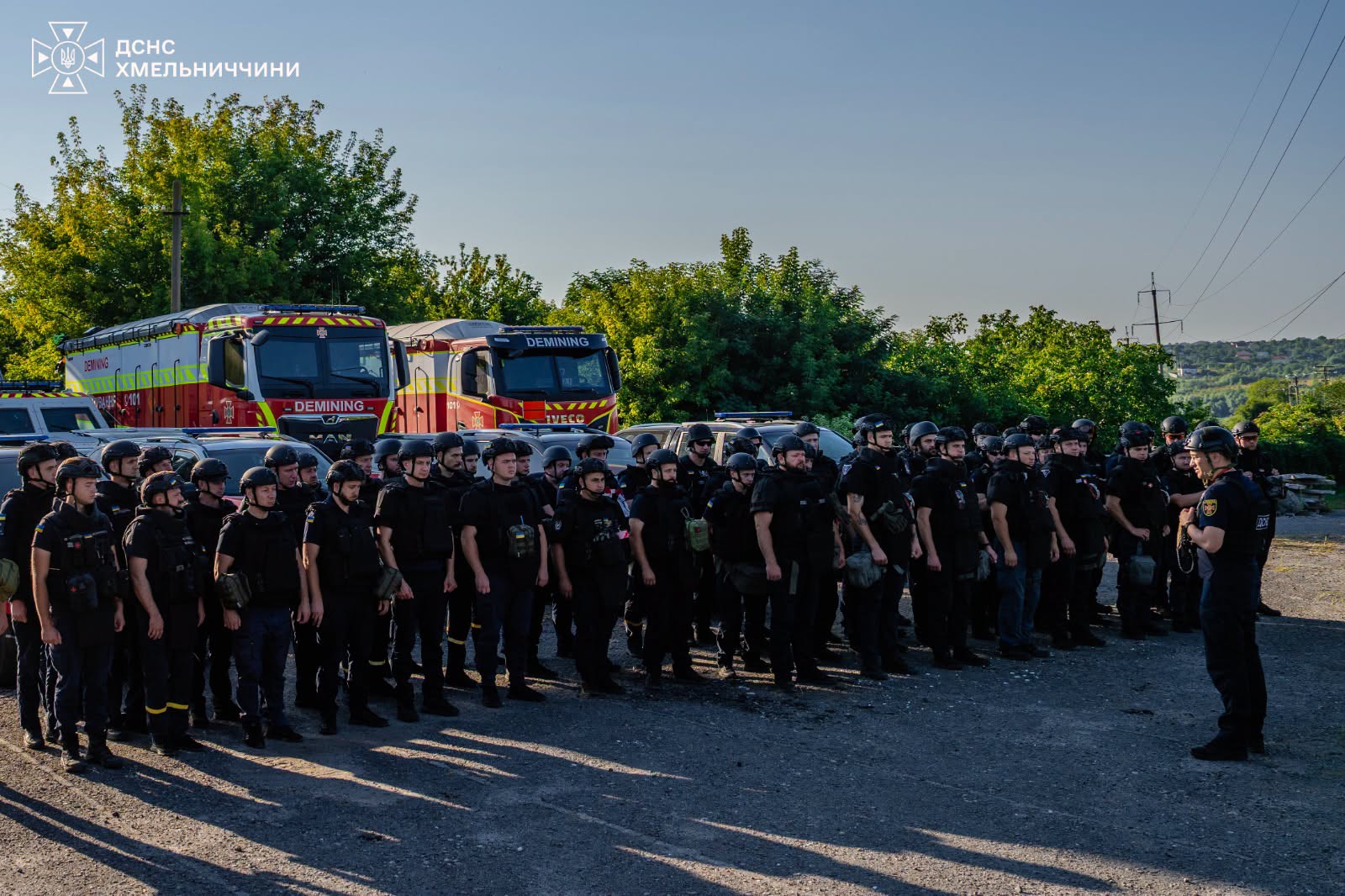 На Хмельниччині зведені сили ДСНС України продовжують ліквідацію наслідки вибухів На Хмельниччині зведені сили ДСНС України продовжують ліквідацію наслідки вибухів