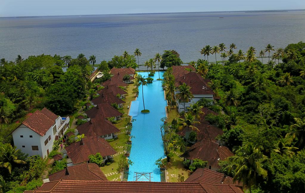 Коронакризис: Роскошный индийский отель открыл в бассейне рыбную ферму
