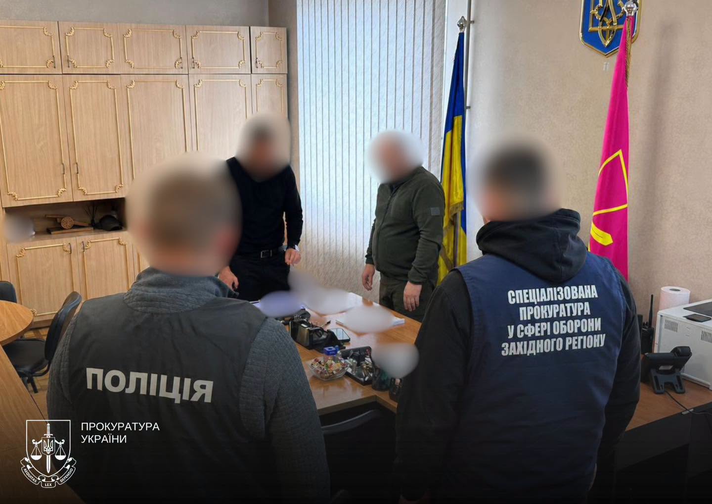 Майже 450 фіктивних мобілізацій у трьох областях: викрито посадовців ТЦК, які штучно завищували показники призову Майже 450 фіктивних мобілізацій у трьох областях: викрито посадовців ТЦК, які штучно завищували показники призову