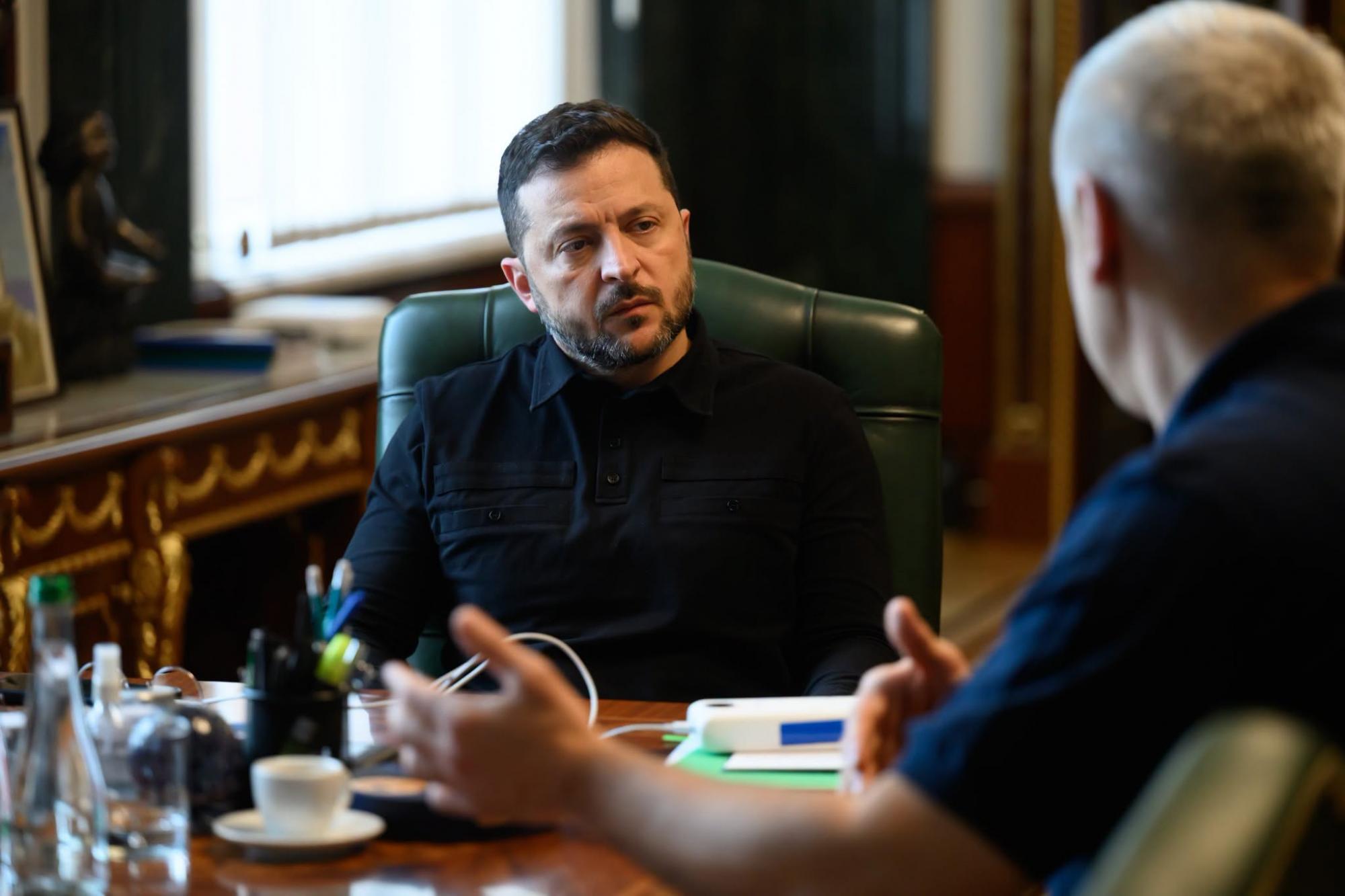 Зеленський після удару по будівлі СБУ: "Географію відповіді визначили" Зеленський після удару по будівлі СБУ: "Географію відповіді визначили"