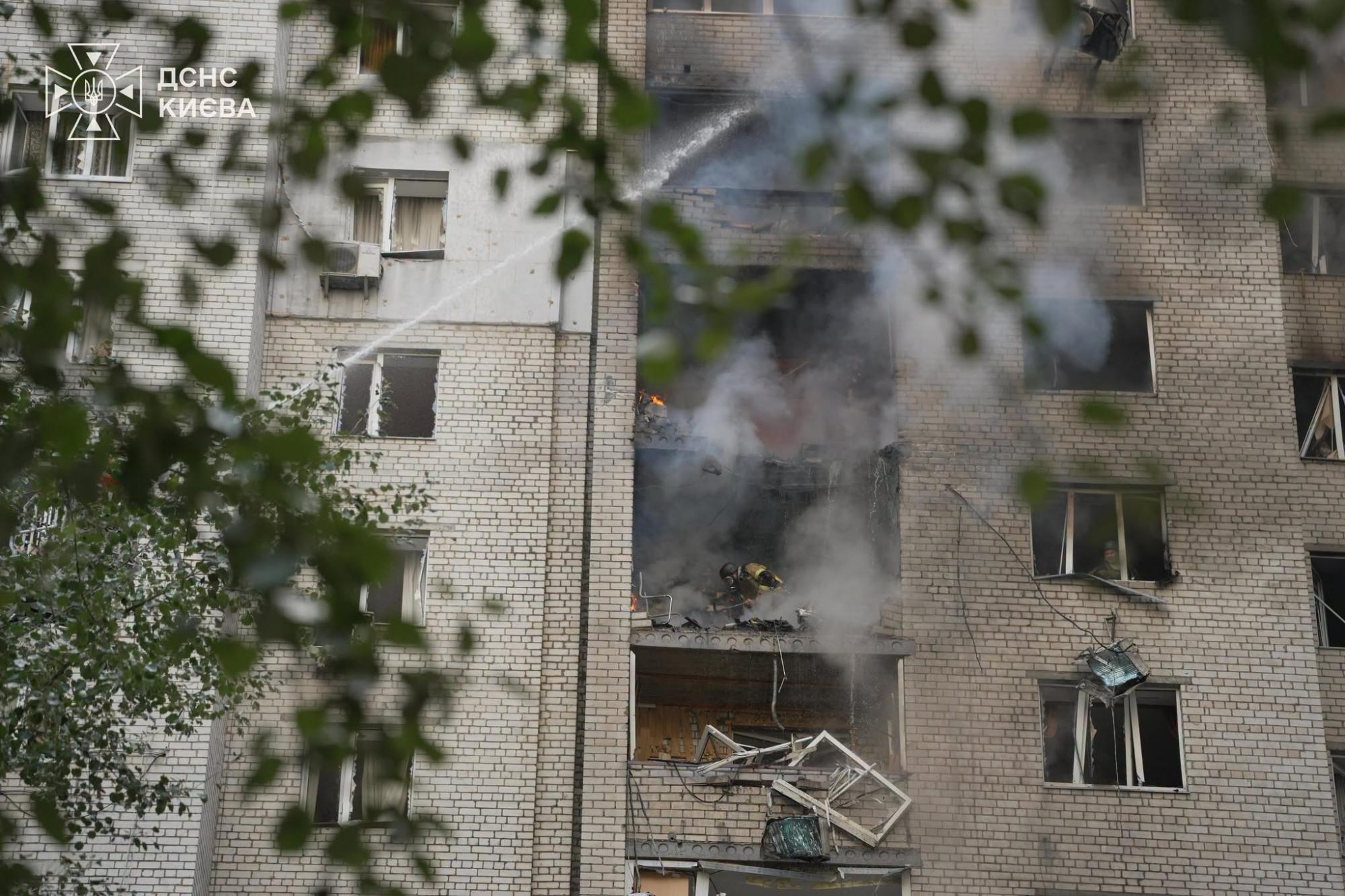 У Києві внаслідок атаки росіян різко збільшилась кількість поранених У Києві внаслідок атаки росіян різко збільшилась кількість поранених
