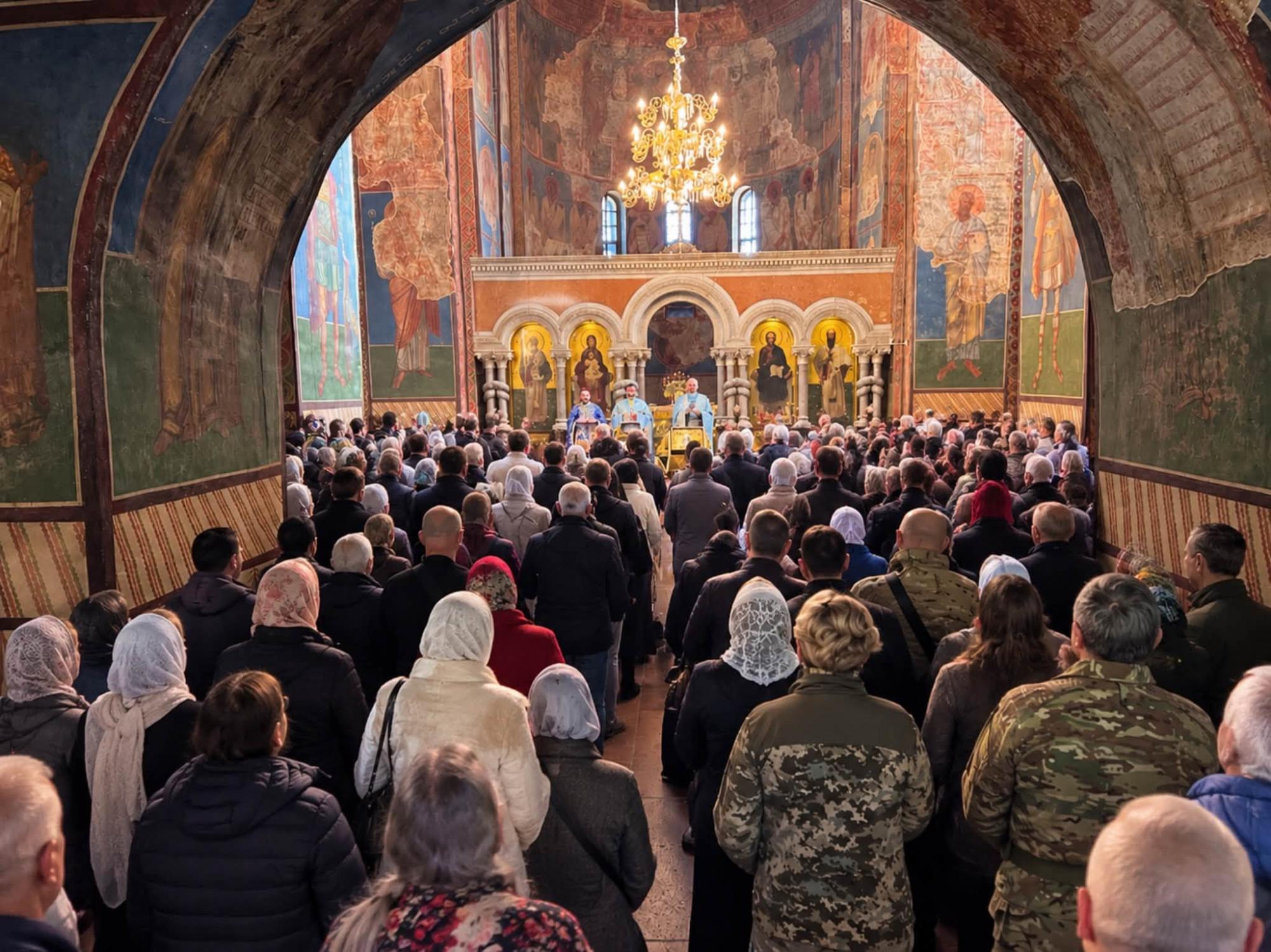 У Кирилівській церкві в Києві відбулося святкове богослужіння на честь Покрови Пресвятої Богородиці У Кирилівській церкві в Києві відбулося святкове богослужіння на честь Покрови Пресвятої Богородиці