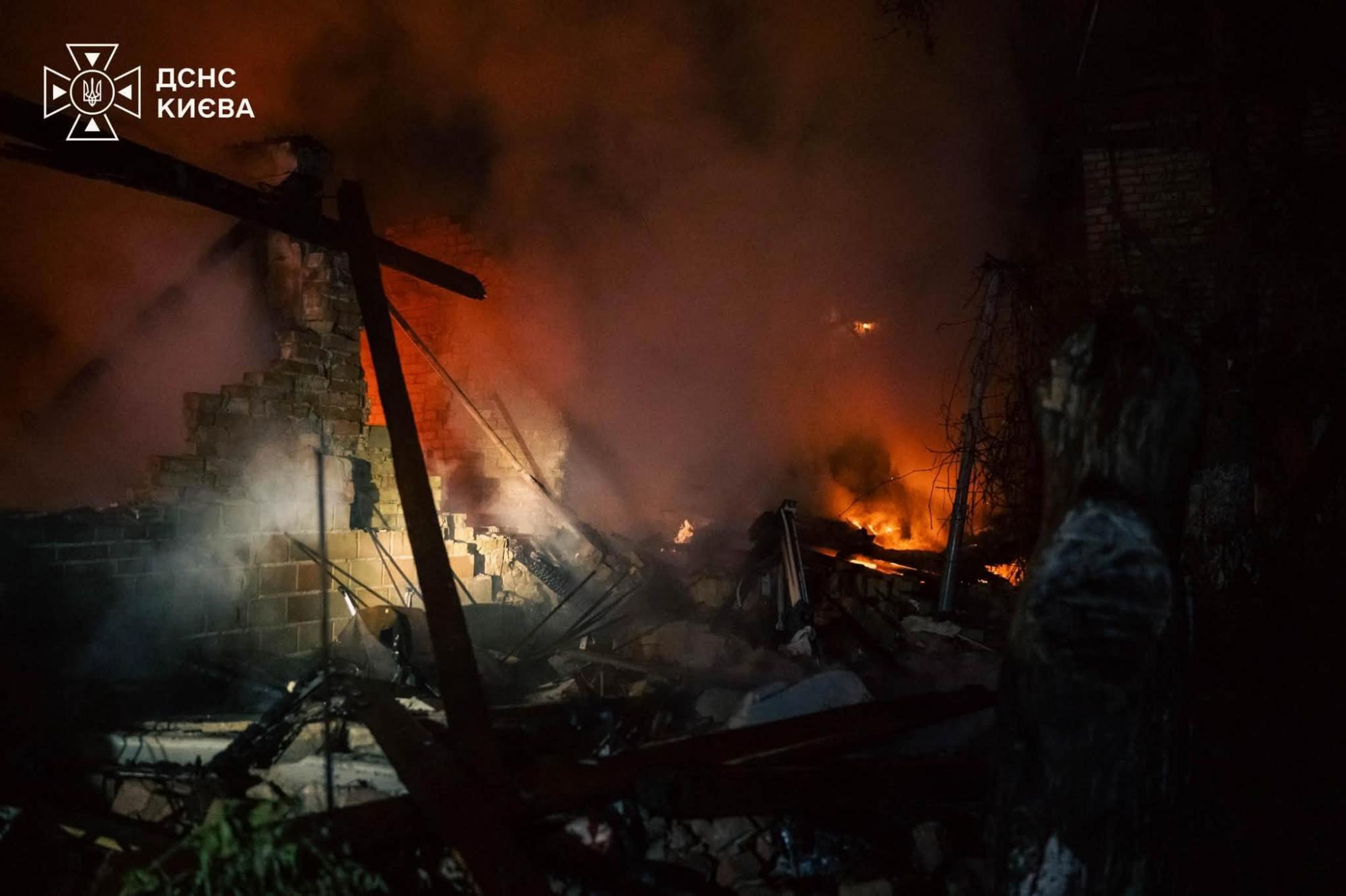 Черговий удар по Києву: загинули дві жінки 