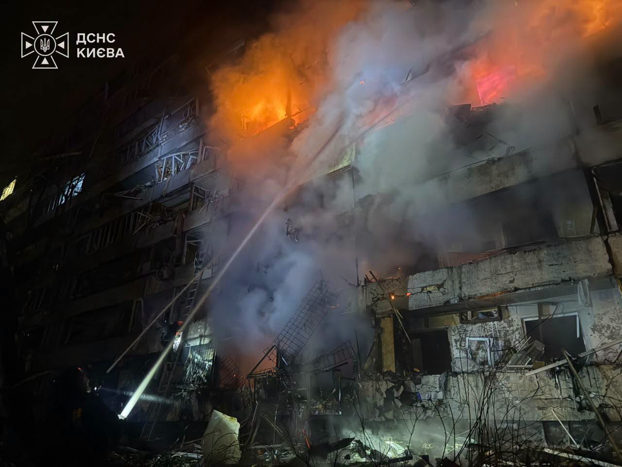 У ДСНС показали наслідки атаки на Київ У ДСНС показали наслідки атаки на Київ