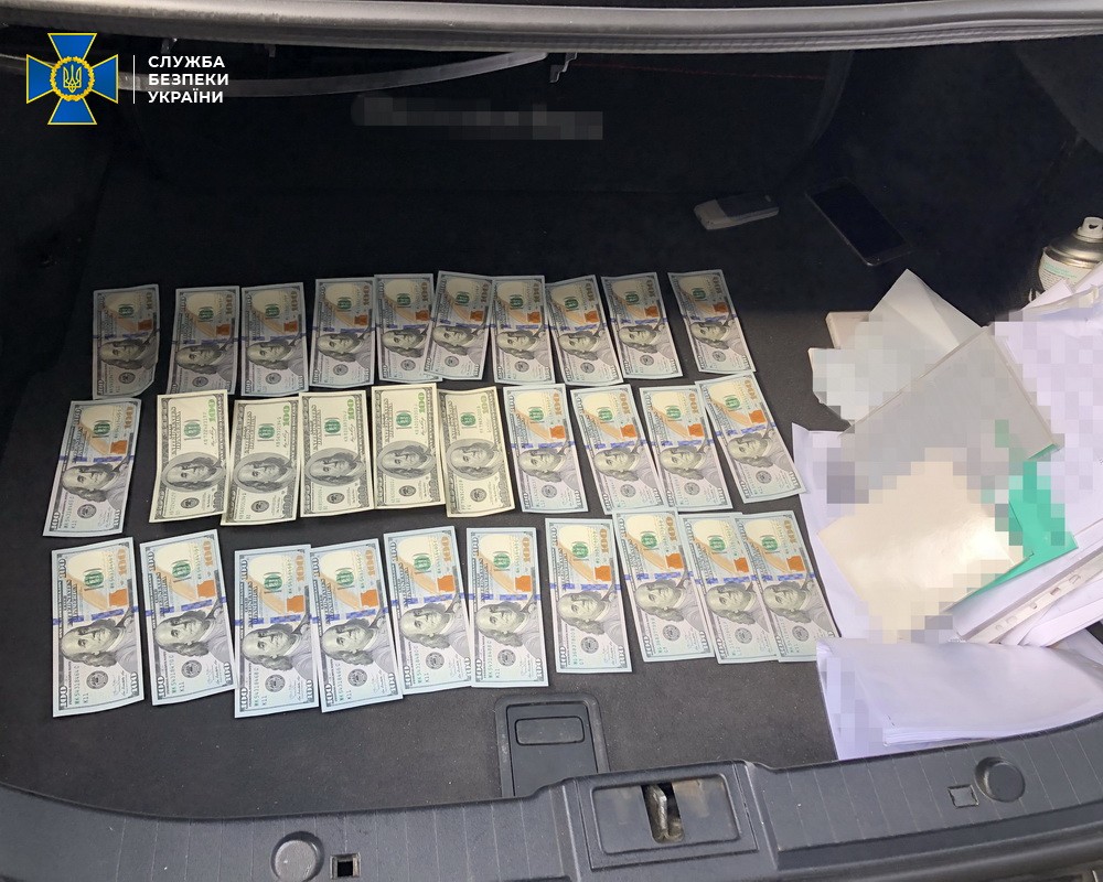 СБУ: У Києві шахраї торгували посадами помічників "слуг народу" по $18 тисяч за місце. ФОТО