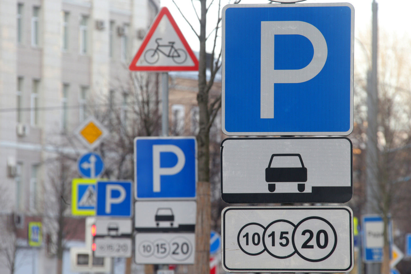 У Києві скасували безкоштовні парковки автомобілів