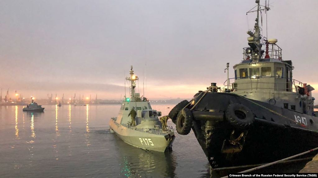ВМС України: Росія повернула захоплені в Керченській протоці кораблі
