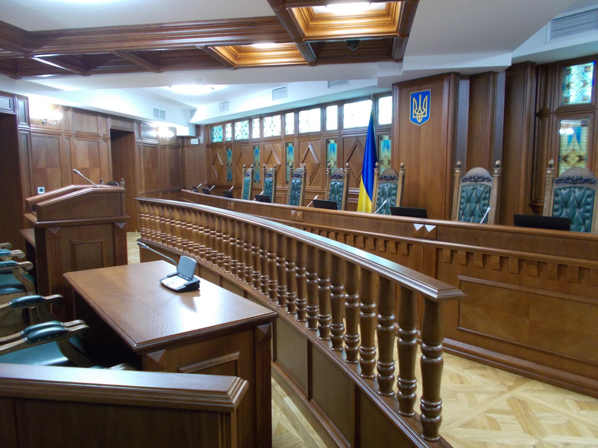 Суд поновив Шевчука на посаді судді та голови Конституційного суду