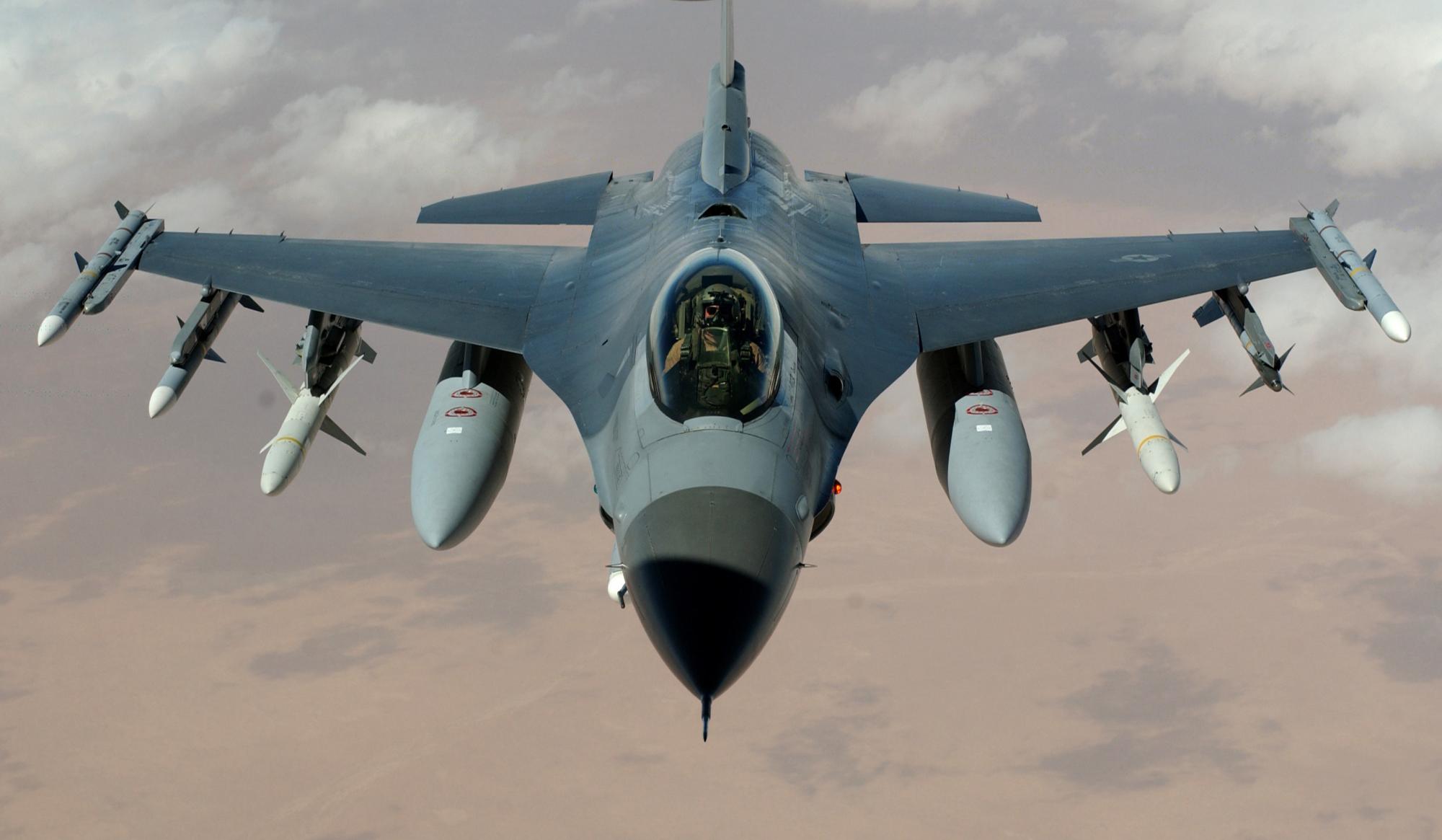 Румунський F-16 знищив морський дрон біля берегів Констанци