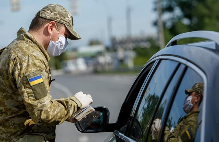 Кабмін тимчасово закрив в'їзд в Україну для іноземців