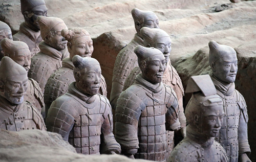 У Китаї біля мавзолею Цінь Шихуанді знайшли понад 200 нових постатей теракотових воїнів