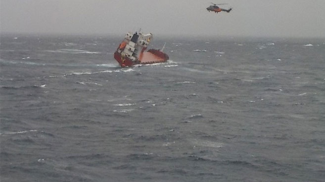 Судно з 14 українцями на борту зазнало аварії біля Греції: людей вже евакуювали