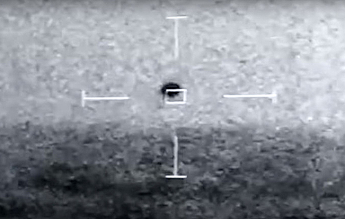 В США сняли на видео упавший в океан на глазах у моряков загадочный НЛО