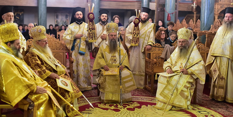 Гібридне визнання ПЦУ продовжується: на літургії з болгарським митрополитом поминали митрополита Епіфанія    