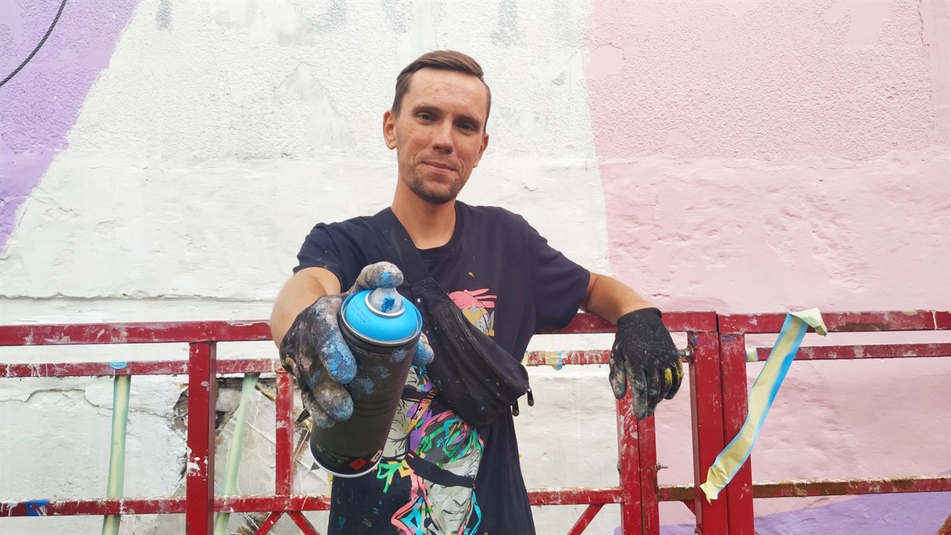 История парня, который создает муралы в городах Донбасса. ФОТО