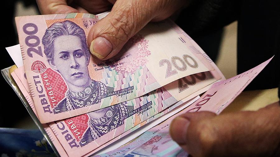 Українцям перерахують пенсії заднім числом: хто і скільки отримає