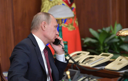 Президенты США и Франции сегодня снова говорили с Путиным. Байден пригрозил последствиями