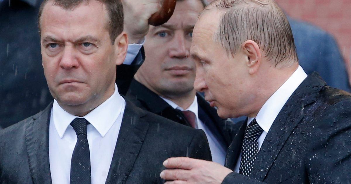 Стаття Медведєва – не продовження опусу Путіна, як каже дехто. Це – заявка на те, що Медведєв може стати продовжувачем справи Путіна