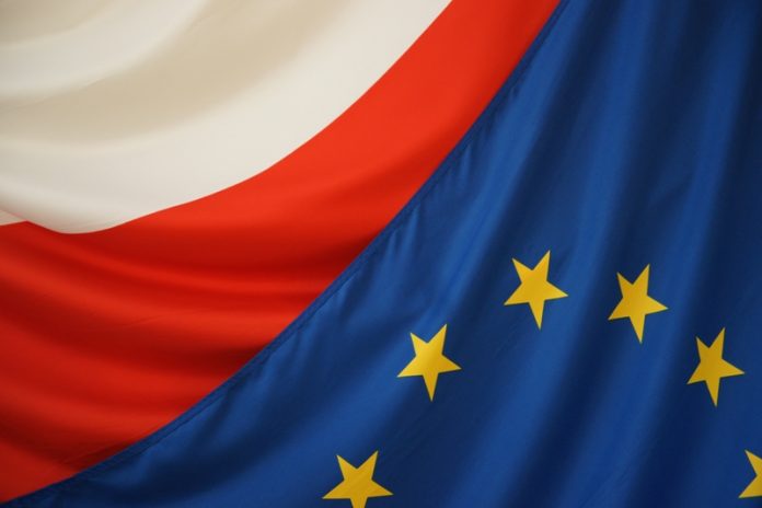 Конфликт с Польшей разрушает ЕС изнутри – The Economist