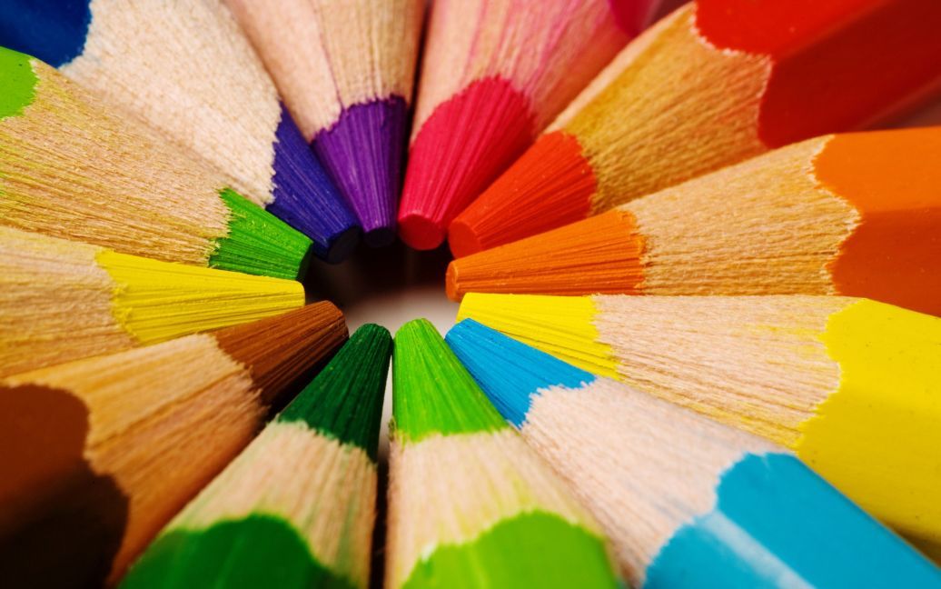 Психологи назвали кольори, які роблять вас менш сексуальними: яких фарб слід уникати?