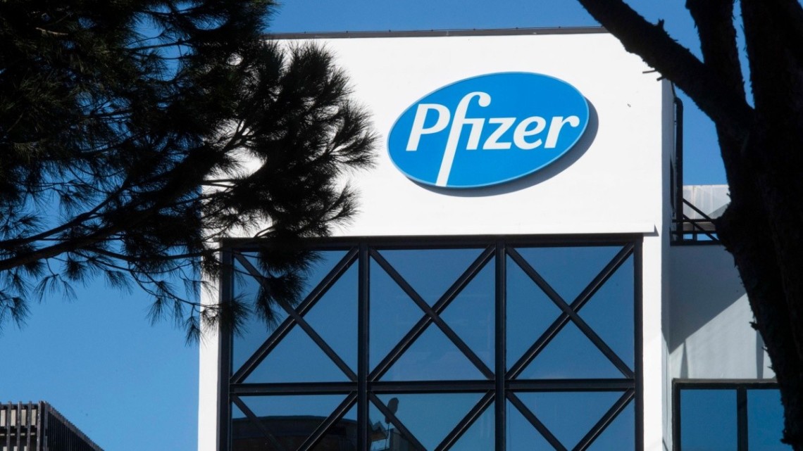 Pfizer заявила, що її таблетка від COVID-19 запобігає госпіталізації та смерті на 90%