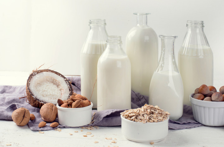 Соевое, овсяное, кокосовое, миндальное, рисовое: действительно ли полезно растительное молоко?