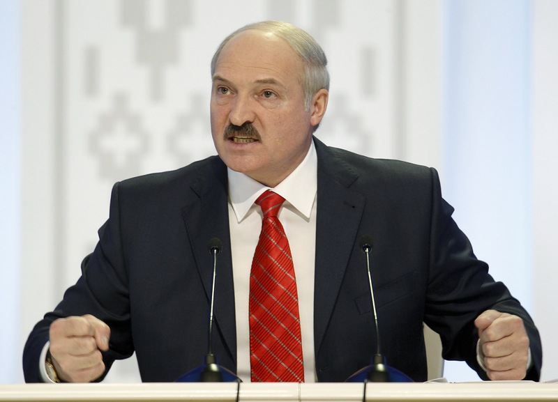 Лукашенко встал на сторону Путина и пообещал Украине "очень большие развязки" после Нового года