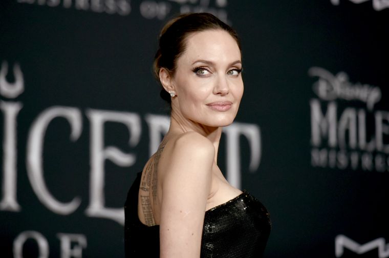 Секреты красоты Анжелины Джоли: как выглядеть на 15 лет моложе?