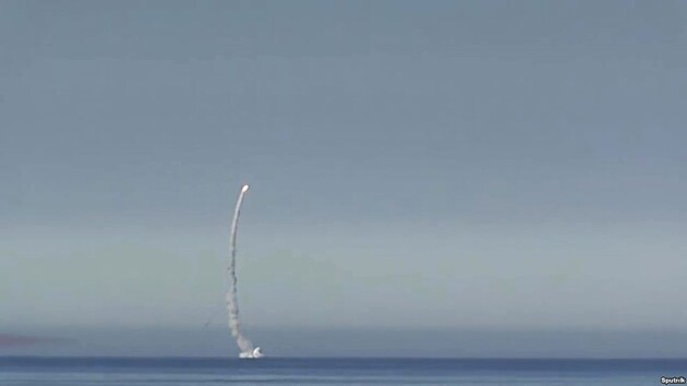 РФ запустила крылатые ракеты “Калибр” с подводной лодки в Японском море