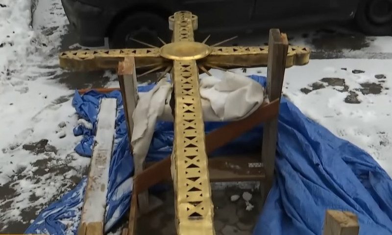 У Києві вітер здув триметровий хрест з куполу Софійського собору