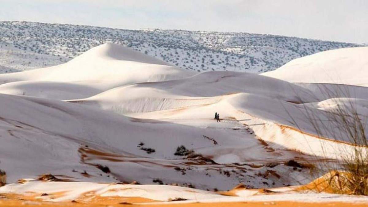 В Сахаре выпал снег, дюны покрылись льдом. ФОТО