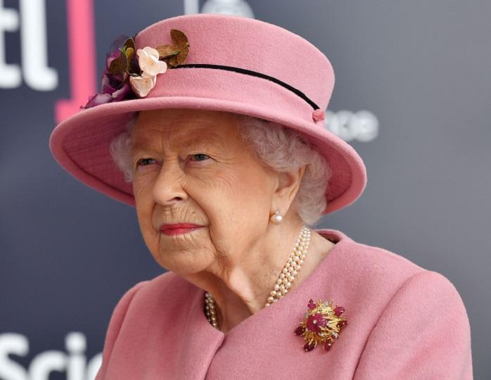 Королева в небезпеці: за здоров'ям Єлизавети II спостерігають лікарі 
