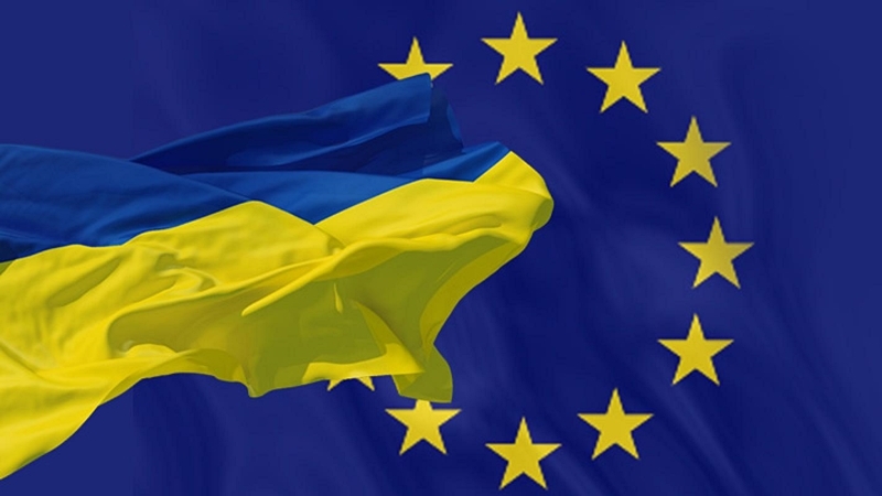 Європарламент рекомендував надати Україні статус кандидата на вступ до ЄС