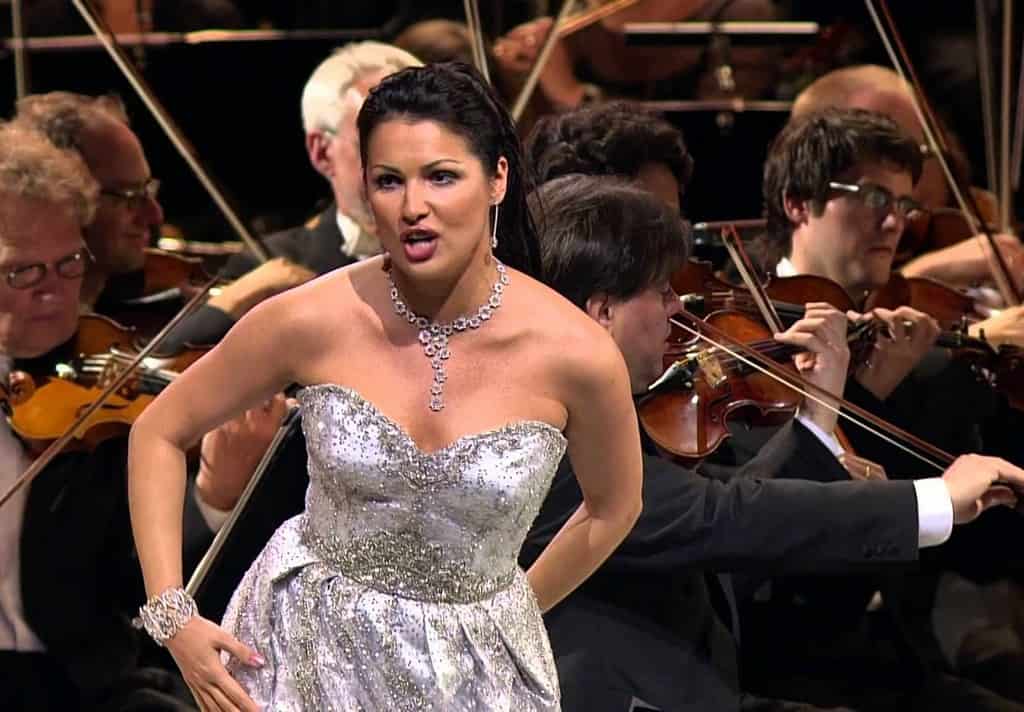 Пропутінську оперну співачку Нетребко офіційно звільнили з Метрополітен-опера