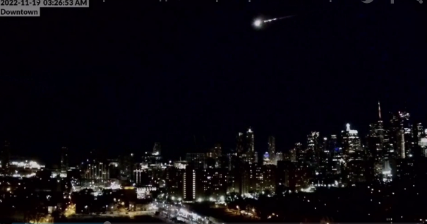 У Канаді камера зафіксувала метеорит у небі: небесне тіло впало над Ніагарським водоспадом