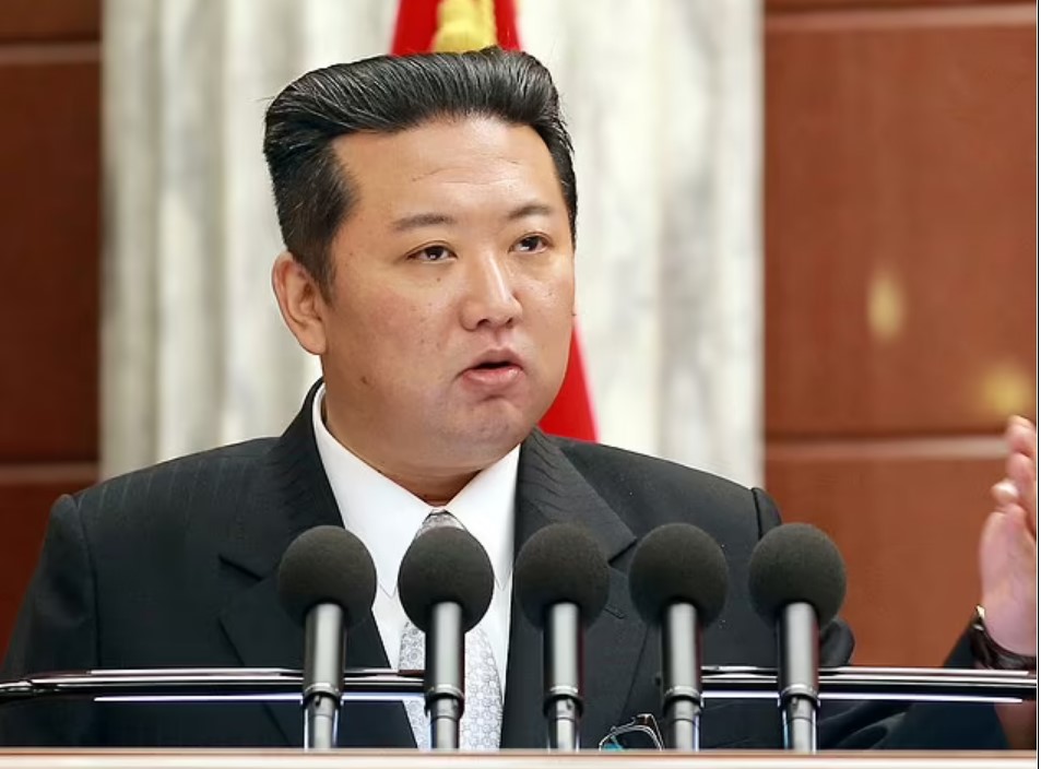 Кім Чен Ин заявив, що КНДР і надалі продовжить розвивати потужний ударний потенціал