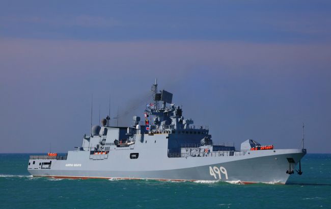 Російський фрегат "Адмірал Макаров" з ракетами "Калібр" вийшов з Севастополя в Чорне море