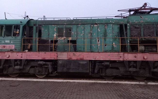 Окупанти знову обстріляли залізничну станцію на сході України